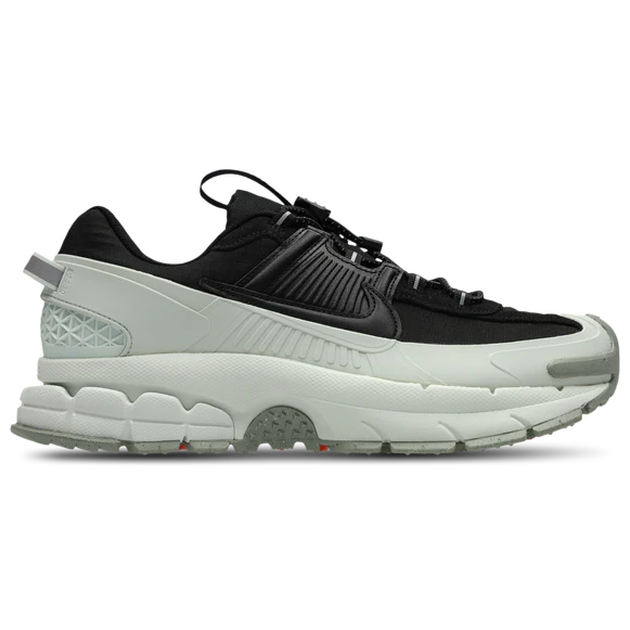Nike Zoom Vomero Roam Black/White Sneaker