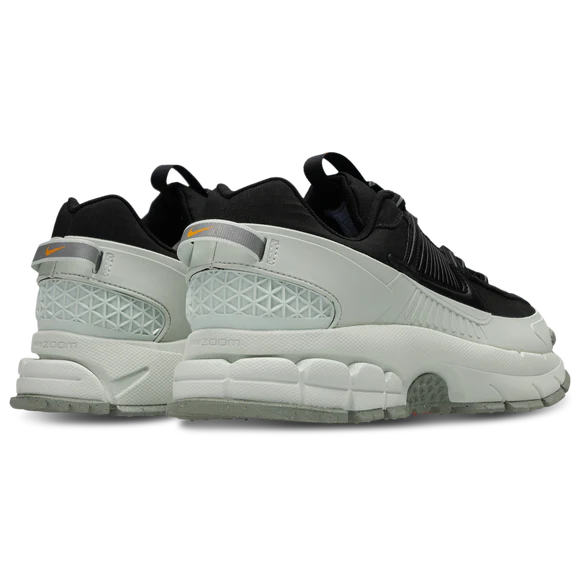 Nike Zoom Vomero Roam Black/White Sneaker