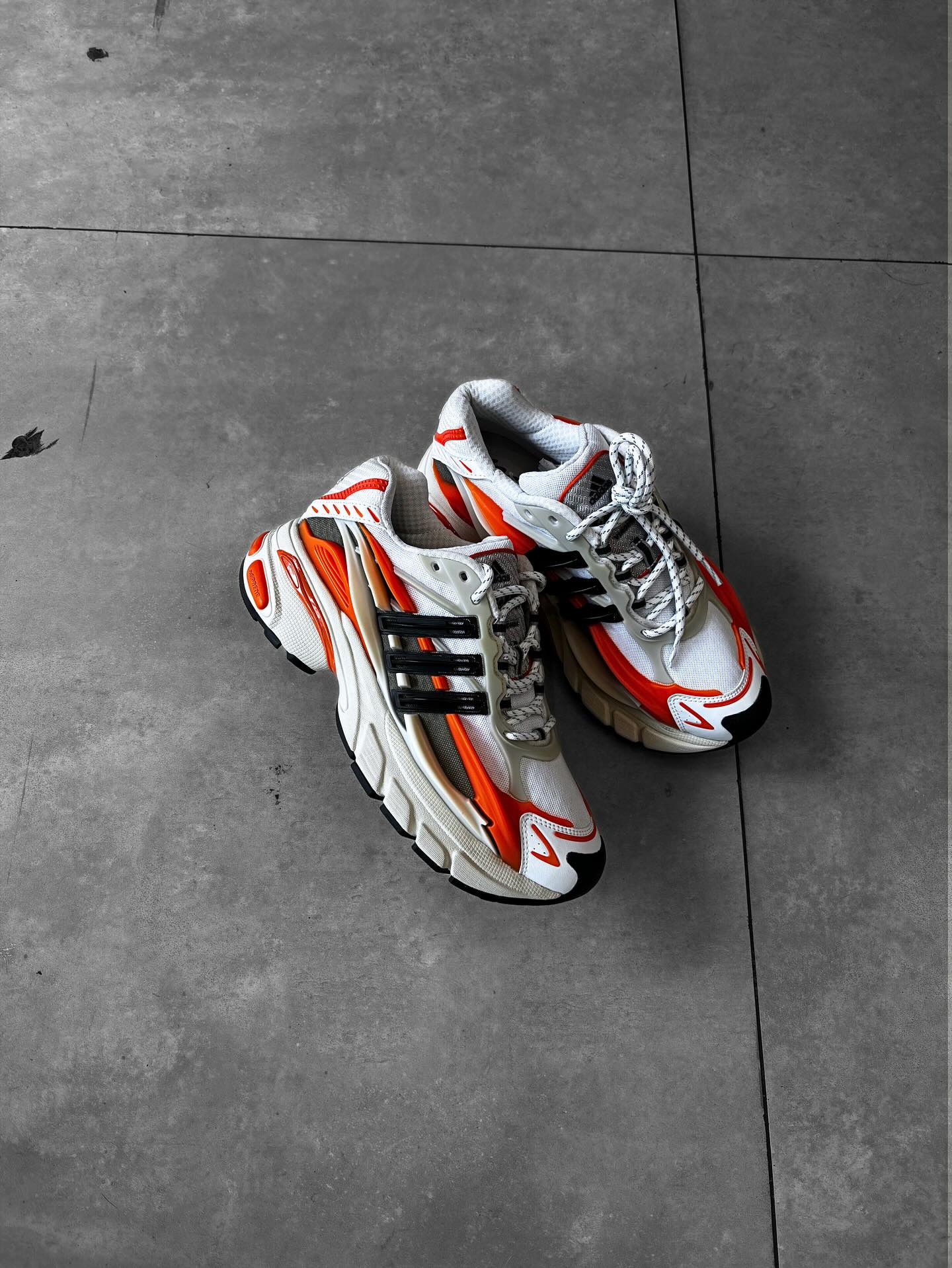 Adidas x Pharrell Williams Adistar Jellyfish sneakers