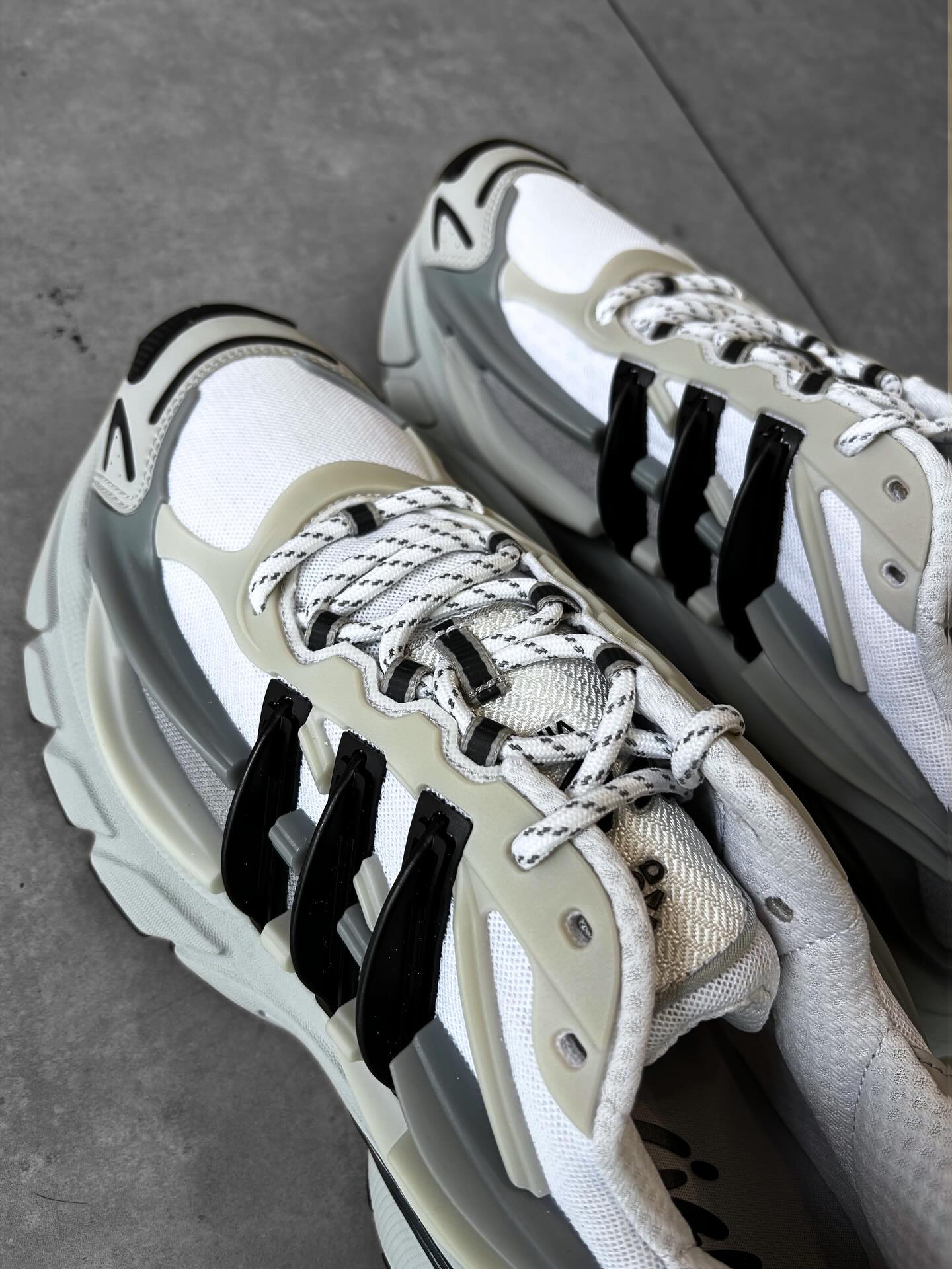 Adidas x Pharrell Williams Adistar Jellyfish sneakers